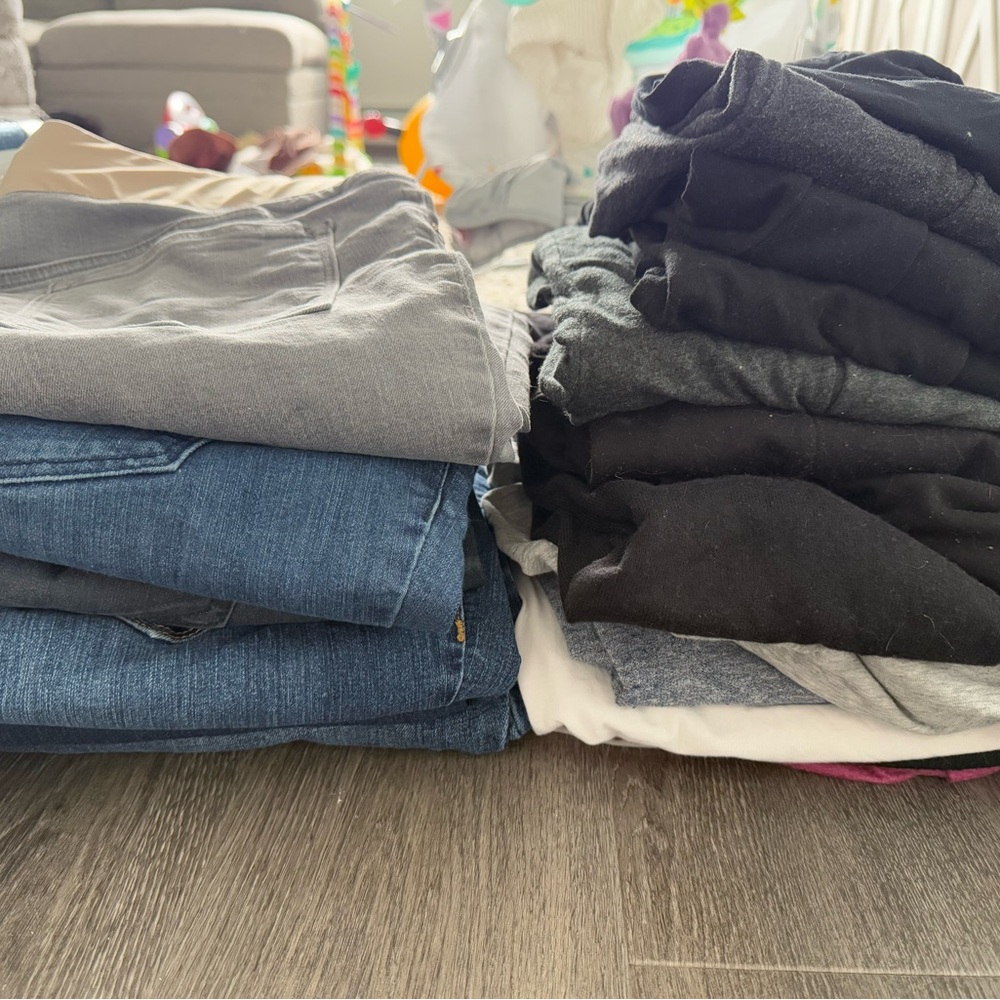 Maternity Clothing Lot: Size Large